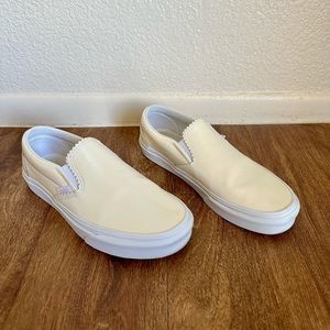 VANS Pearl Suede Classic Slip-On Classic White Womens Shoes